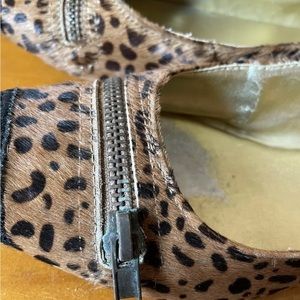 Women's Leather Hair Leopard Flats Shoes size 6